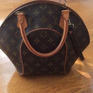 Louis Vuitton PM Ellipse bag with strap